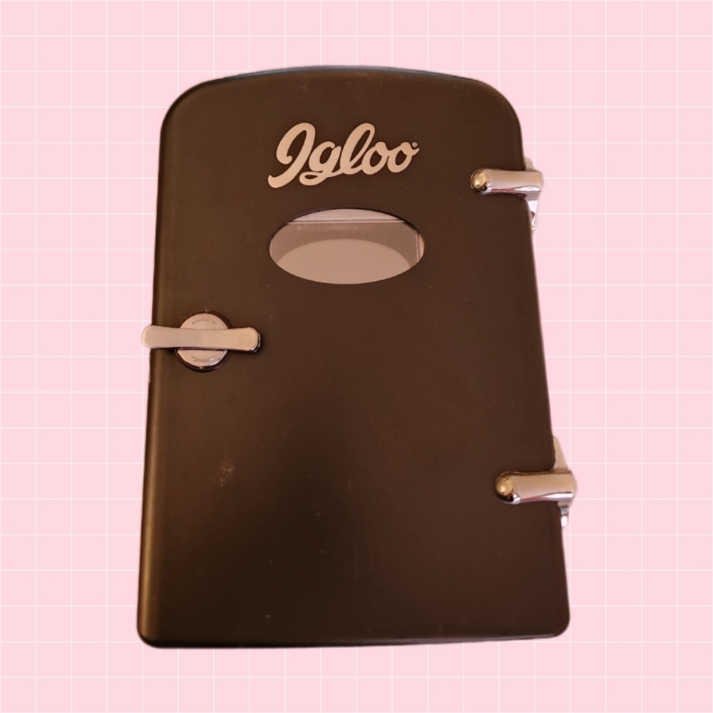 Igloo Black Mini Fridge